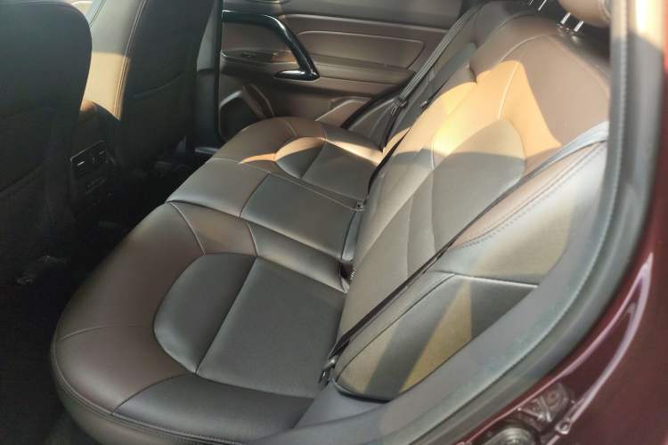 Used GAC Trumpchi GS4 2017 235T Automatic Two-Wheel Drive Elite Edition Left Rear Seat