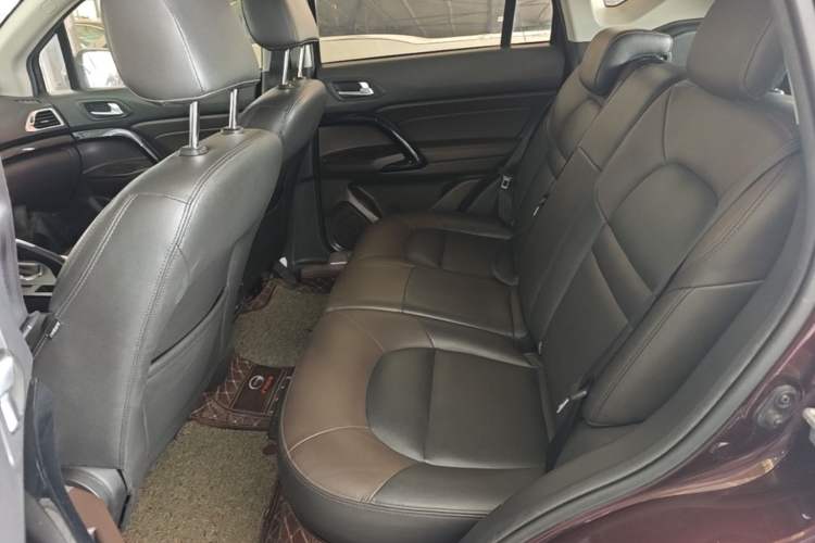 Used GAC Trumpchi GS4 2017 200T G-DCT Two-Wheel Drive Elite Edition Left Rear Seat