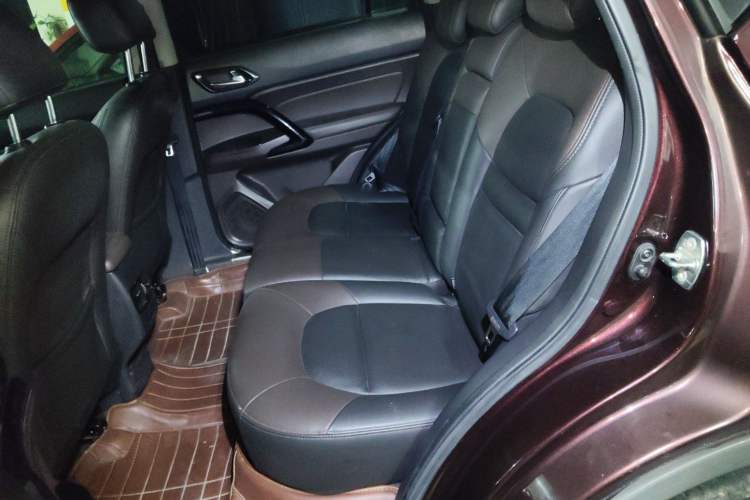 Used GAC Trumpchi GS4 2017 235T G-DCT Two-Wheel Drive Luxury Edition Left Rear Seat