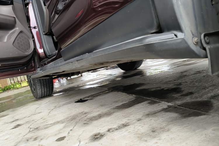 Used GAC Trumpchi GS4 2017 200T G-DCT Two-Wheel Drive Elite Edition Left Side Sill