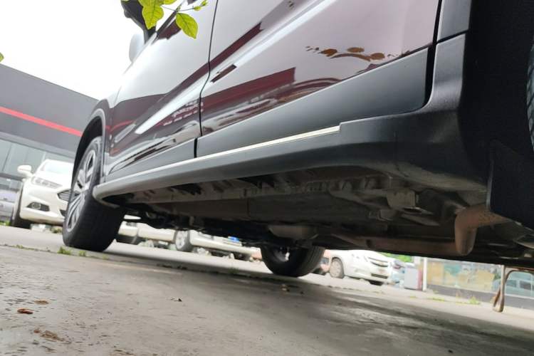 Used GAC Trumpchi GS4 2017 235T Automatic Two-Wheel Drive Luxury Smart Connectivity Version Left Side Sill