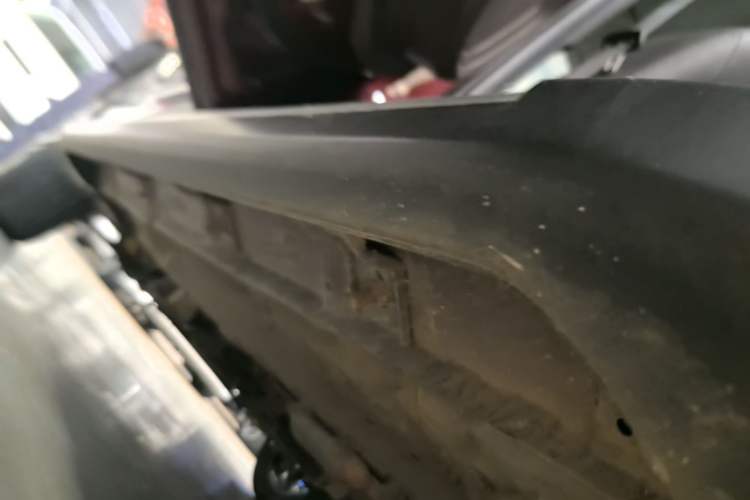 Used GAC Trumpchi GS4 2017 235T Automatic Two-Wheel Drive Luxury Smart Connectivity Version Left Side Sill