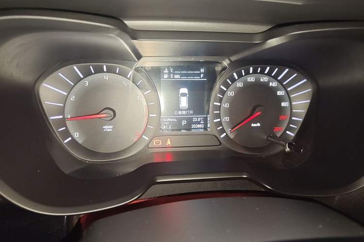 Used GAC Trumpchi GS4 2017 235T Automatic Two-Wheel Drive Luxury Smart Connectivity Version Odometer Close Up