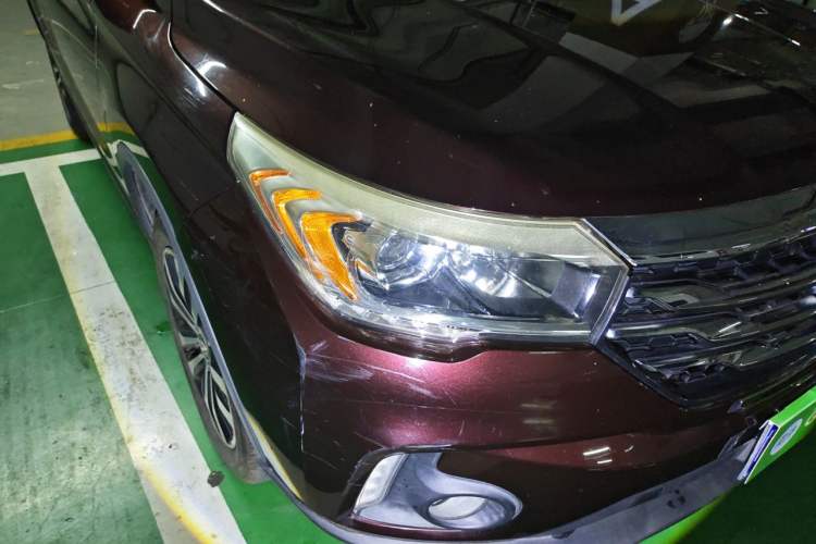 Used GAC Trumpchi GS4 2017 235T Automatic Two-Wheel Drive Luxury Smart Connectivity Version Right Front Headlight