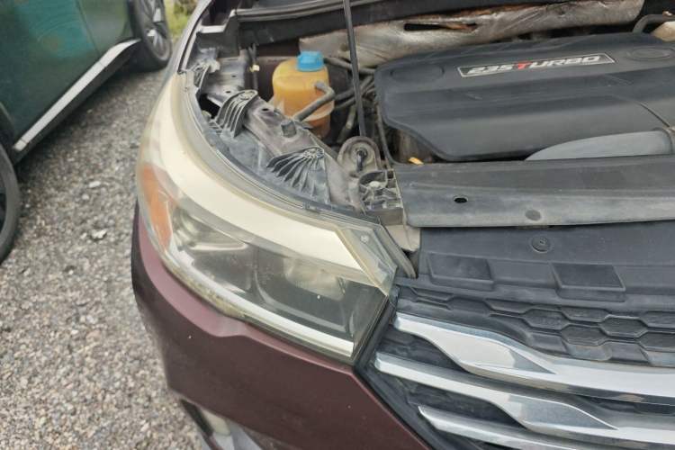 Used GAC Trumpchi GS4 2017 235T Automatic Two-Wheel Drive Elite Edition Right Front Headlight