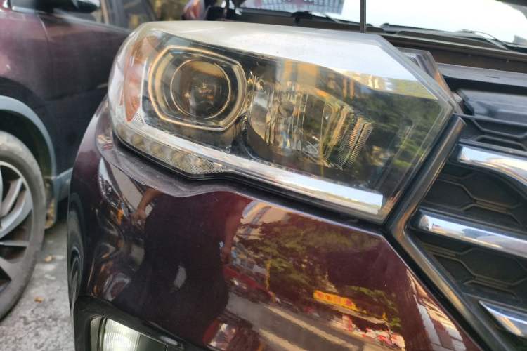 Used GAC Trumpchi GS4 2017 235T Automatic Two-Wheel Drive Luxury Smart Connectivity Version Right Front Headlight