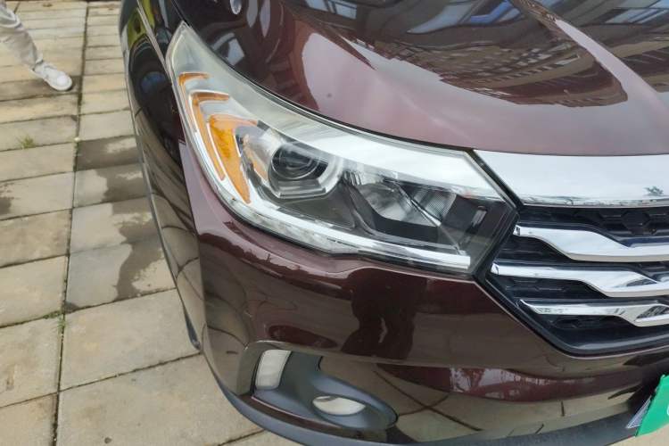 Used GAC Trumpchi GS4 2017 235T Automatic Two-Wheel Drive Luxury Smart Connectivity Version Right Front Headlight