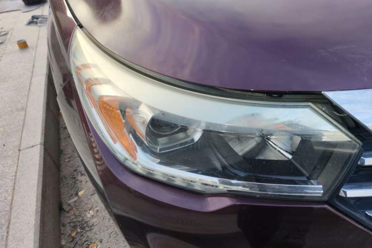 Used GAC Trumpchi GS4 2017 235T Manual Two-Wheel Drive Luxury Edition Right Front Headlight