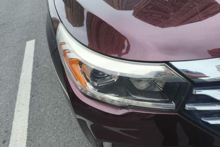 Used GAC Trumpchi GS4 2017 200T G-DCT Two-Wheel Drive Elite Edition Right Front Headlight