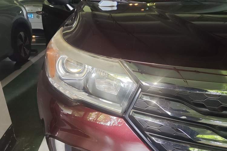 Used GAC Trumpchi GS4 2017 235T Automatic Two-Wheel Drive Luxury Smart Connectivity Version Right Front Headlight