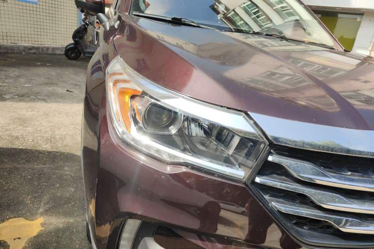 Used GAC Trumpchi GS4 2017 235T Automatic Two-Wheel Drive Prestige Edition Right Front Headlight