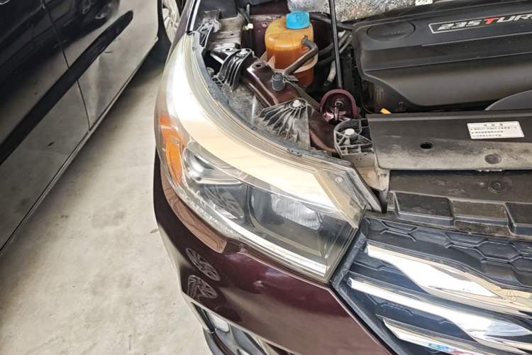 Used GAC Trumpchi GS4 2017 235T Automatic Two-Wheel Drive Elite Edition Right Front Headlight