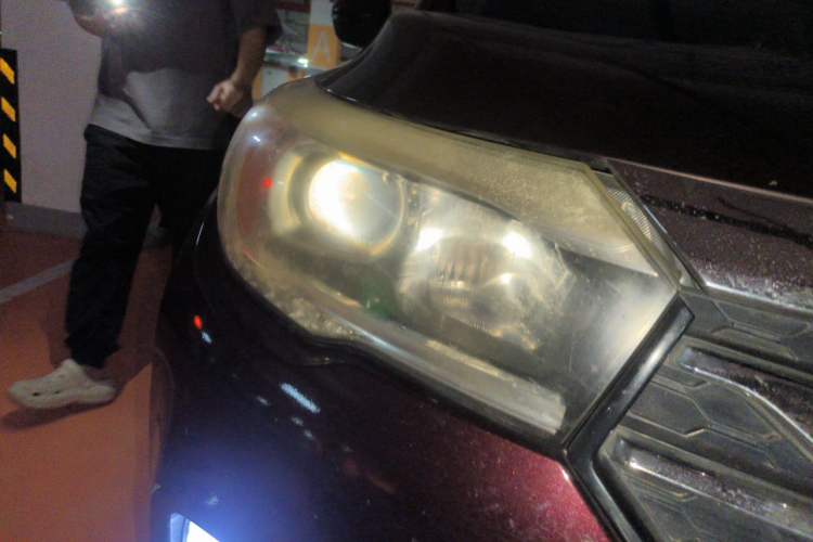 Used GAC Trumpchi GS4 2017 200T G-DCT Two-Wheel Drive Comfort Edition Right Front Headlight