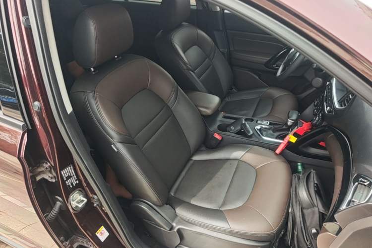 Used GAC Trumpchi GS4 2017 235T Automatic Two-Wheel Drive Luxury Smart Connectivity Version Right Front Seat