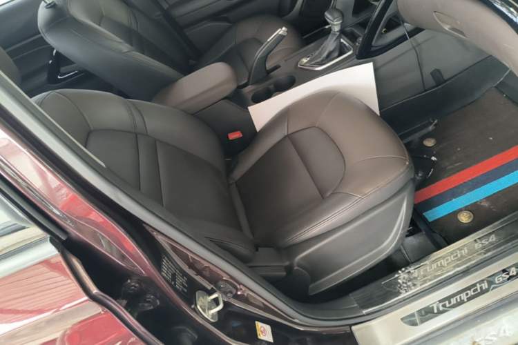Used GAC Trumpchi GS4 2017 200T G-DCT Two-Wheel Drive Elite Edition Right Front Seat