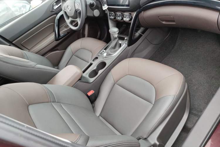 Used GAC Trumpchi GS4 2017 235T Automatic Two-Wheel Drive Elite Edition Right Front Seat