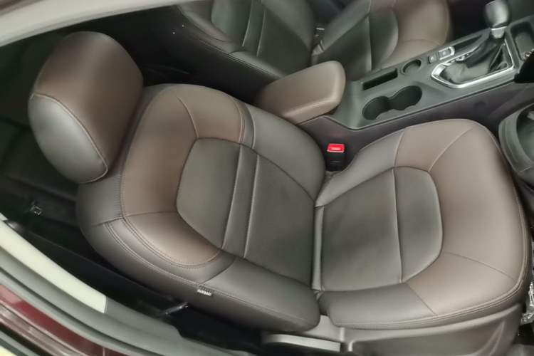 Used GAC Trumpchi GS4 2017 235T Automatic Two-Wheel Drive Luxury Smart Connectivity Version Right Front Seat