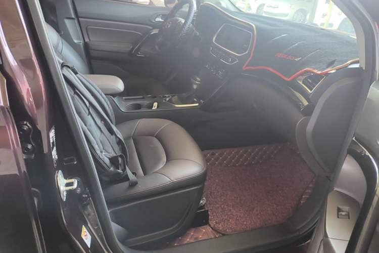 Used GAC Trumpchi GS4 2017 235T Automatic Two-Wheel Drive Luxury Smart Connectivity Version Right Front Seat