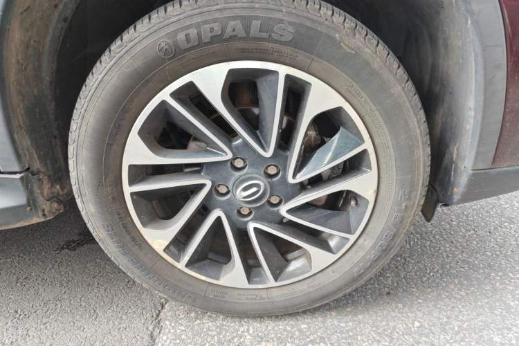 Used GAC Trumpchi GS4 2017 200T Manual Two-Wheel Drive Elite Edition Right Front Wheel Hub