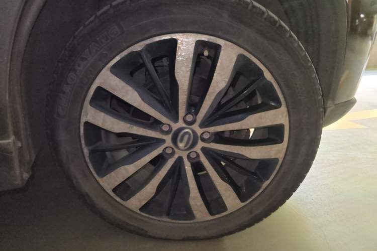 Used GAC Trumpchi GS4 2017 235T Automatic Two-Wheel Drive Luxury Smart Connectivity Version Right Front Wheel Hub