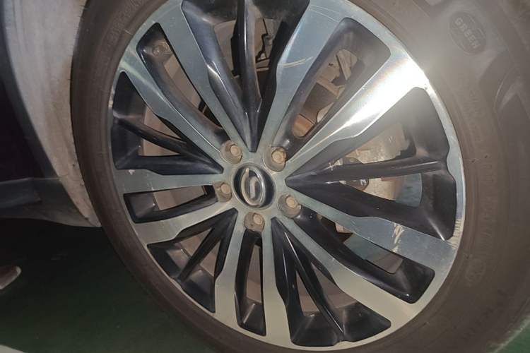 Used GAC Trumpchi GS4 2017 235T Automatic Two-Wheel Drive Luxury Smart Connectivity Version Right Front Wheel Hub