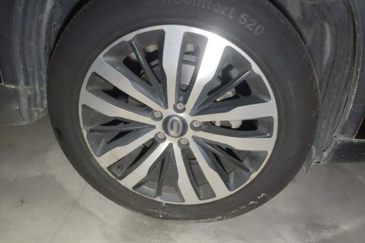 Used GAC Trumpchi GS4 2017 235T Automatic Two-Wheel Drive Luxury Smart Connectivity Version Right Front Wheel Hub