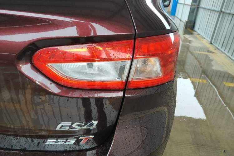Used GAC Trumpchi GS4 2017 235T Automatic Two-Wheel Drive Elite Edition Right Rear Taillight