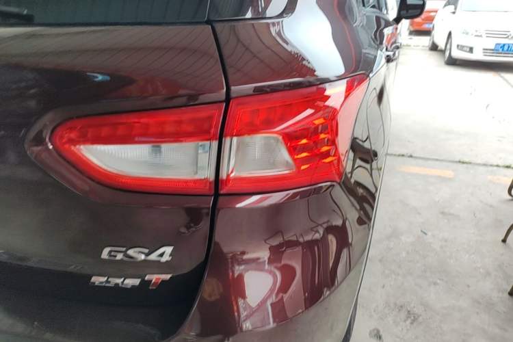 Used GAC Trumpchi GS4 2017 235T Automatic Two-Wheel Drive Luxury Smart Connectivity Version Right Rear Taillight