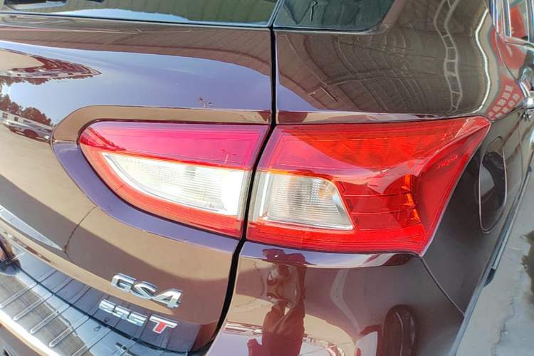 Used GAC Trumpchi GS4 2017 235T Automatic Two-Wheel Drive Elite Edition Right Rear Taillight