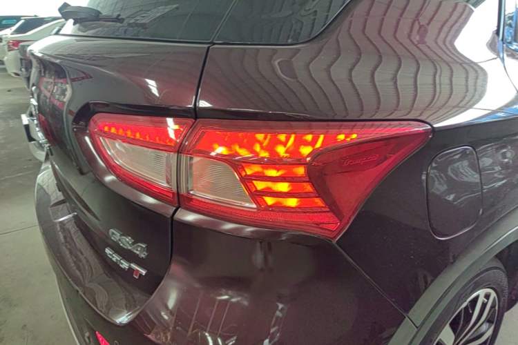 Used GAC Trumpchi GS4 2017 235T Automatic Two-Wheel Drive Luxury Smart Connectivity Version Right Rear Taillight