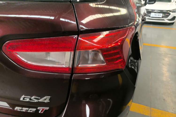 Used GAC Trumpchi GS4 2017 235T Automatic Two-Wheel Drive Luxury Smart Connectivity Version Right Rear Taillight