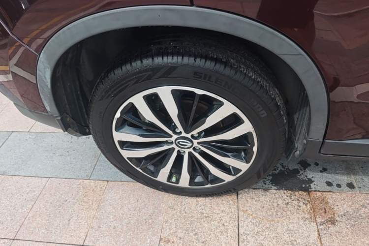 Used GAC Trumpchi GS4 2017 235T Automatic Two-Wheel Drive Luxury Smart Connectivity Version Right Rear Wheel Hub