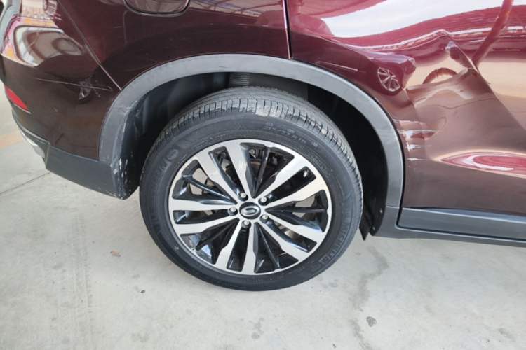 Used GAC Trumpchi GS4 2017 235T Automatic Two-Wheel Drive Luxury Smart Connectivity Version Right Rear Wheel Hub