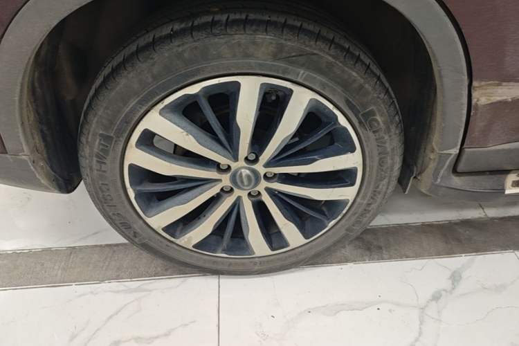 Used GAC Trumpchi GS4 2017 235T Automatic Two-Wheel Drive Luxury Smart Connectivity Version Right Rear Wheel Hub