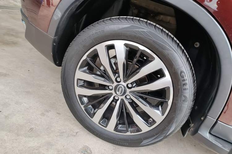 Used GAC Trumpchi GS4 2017 235T Automatic Two-Wheel Drive Luxury Smart Connectivity Version Right Rear Wheel Hub