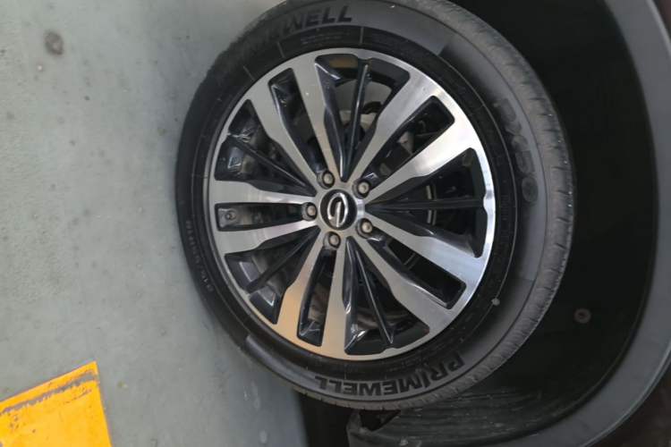 Used GAC Trumpchi GS4 2017 235T Automatic Two-Wheel Drive Luxury Smart Connectivity Version Right Rear Wheel Hub