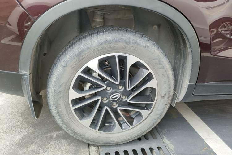 Used GAC Trumpchi GS4 2017 235T Automatic Two-Wheel Drive Elite Edition Right Rear Wheel Hub