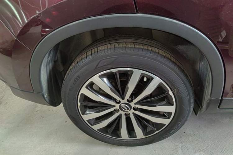 Used GAC Trumpchi GS4 2017 235T Automatic Two-Wheel Drive Luxury Smart Connectivity Version Right Rear Wheel Hub