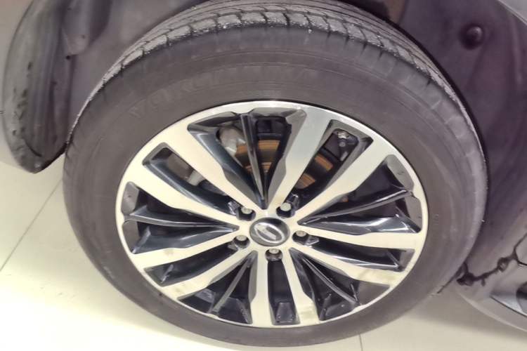 Used GAC Trumpchi GS4 2017 235T Automatic Two-Wheel Drive Luxury Smart Connectivity Version Right Rear Wheel Hub