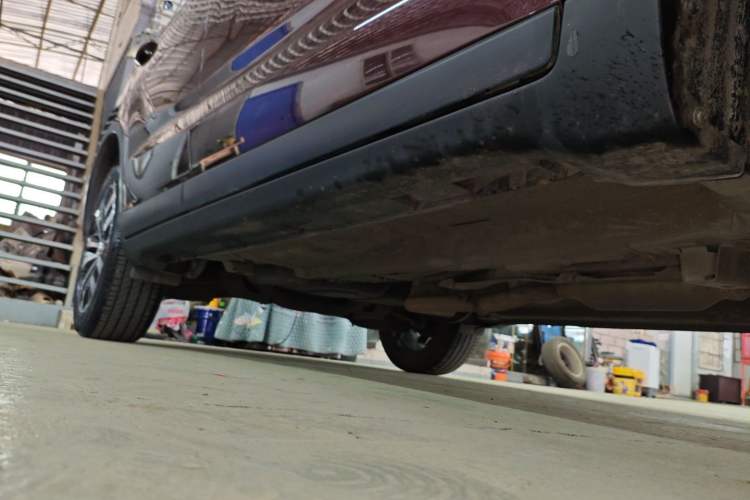 Used GAC Trumpchi GS4 2017 235T Automatic Two-Wheel Drive Luxury Smart Connectivity Version Right Side Sill