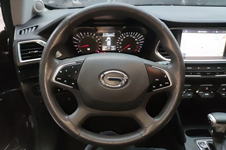 Used GAC Trumpchi GS4 2017 235T Automatic Two-Wheel Drive Luxury Smart Connectivity Version Steering Wheel