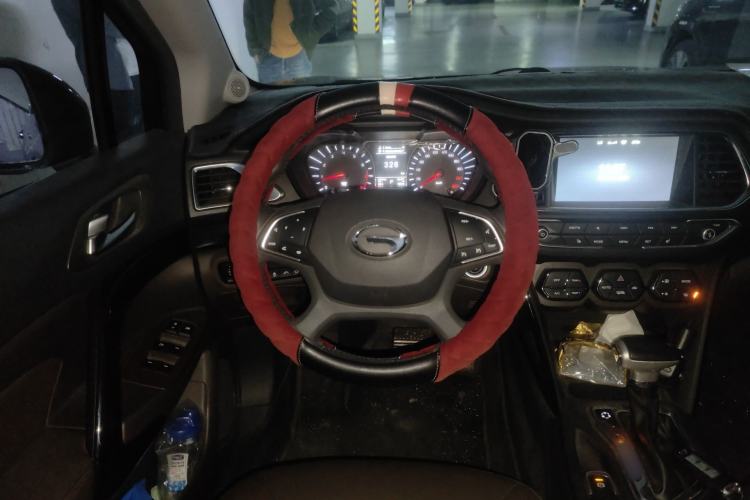 Used GAC Trumpchi GS4 2017 235T Automatic Two-Wheel Drive Luxury Smart Connectivity Version Steering Wheel