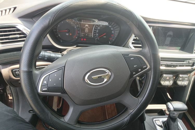 Used GAC Trumpchi GS4 2017 200T G-DCT Two-Wheel Drive Elite Edition Steering Wheel