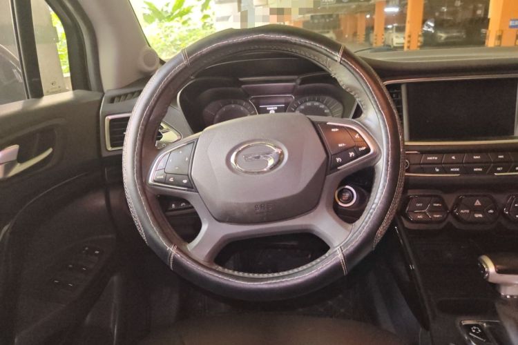 Used GAC Trumpchi GS4 2017 235T Automatic Two-Wheel Drive Luxury Smart Connectivity Version Steering Wheel