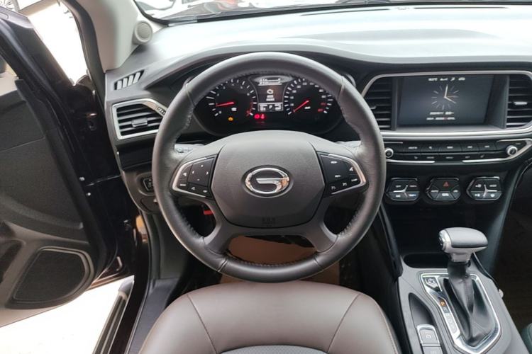 Used GAC Trumpchi GS4 2017 235T Automatic Two-Wheel Drive Luxury Smart Connectivity Version Steering Wheel