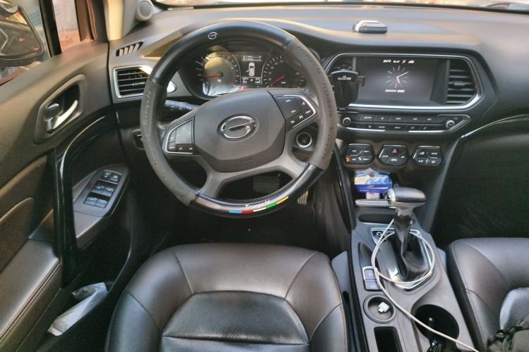 Used GAC Trumpchi GS4 2017 235T Automatic Two-Wheel Drive Luxury Smart Connectivity Version Steering Wheel