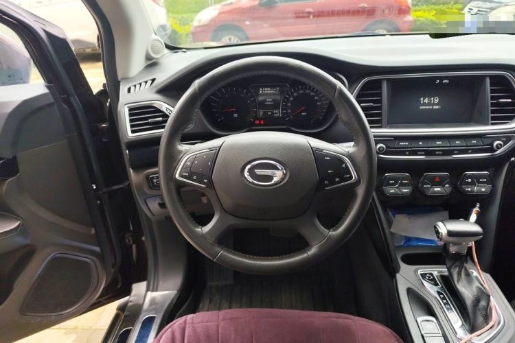Used GAC Trumpchi GS4 2017 235T Automatic Two-Wheel Drive Luxury Smart Connectivity Version Steering Wheel