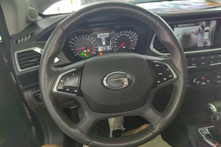 Used GAC Trumpchi GS4 2017 235T Automatic Two-Wheel Drive Luxury Smart Connectivity Version Steering Wheel