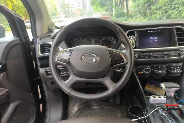 Used GAC Trumpchi GS4 2017 235T Automatic Two-Wheel Drive Luxury Smart Connectivity Version Steering Wheel