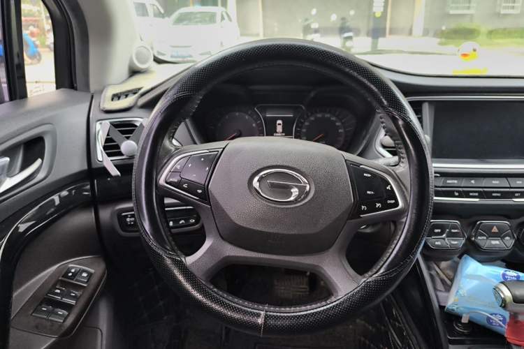Used GAC Trumpchi GS4 2017 235T Automatic Two-Wheel Drive Luxury Smart Connectivity Version Steering Wheel